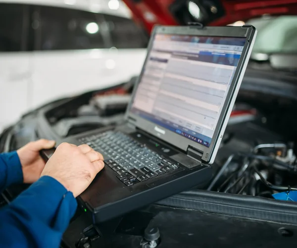 Moderne Fahrzeugdiagnose – GÖK Service Center KG Wien